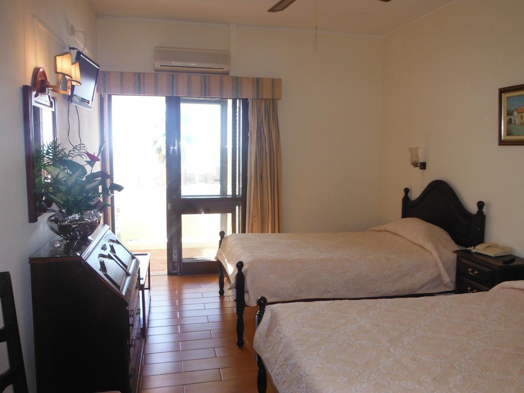 Aeromar Beach Hotel Фаро Екстериор снимка